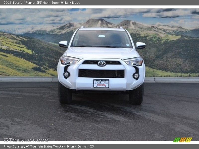 Super White / Black 2016 Toyota 4Runner SR5 4x4