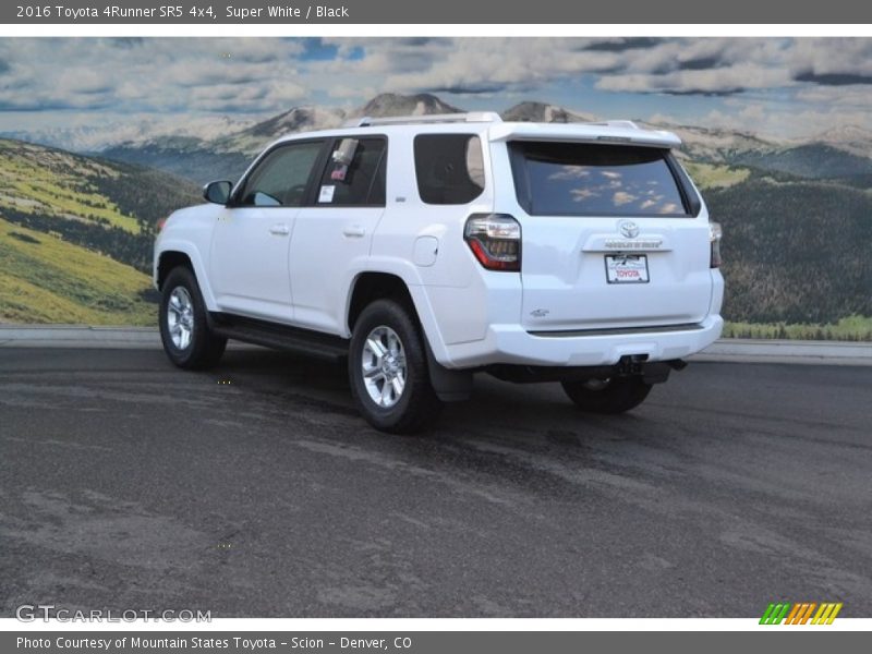 Super White / Black 2016 Toyota 4Runner SR5 4x4