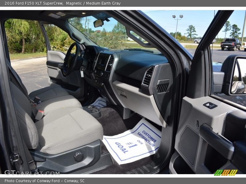 Magnetic / Medium Earth Gray 2016 Ford F150 XLT SuperCrew