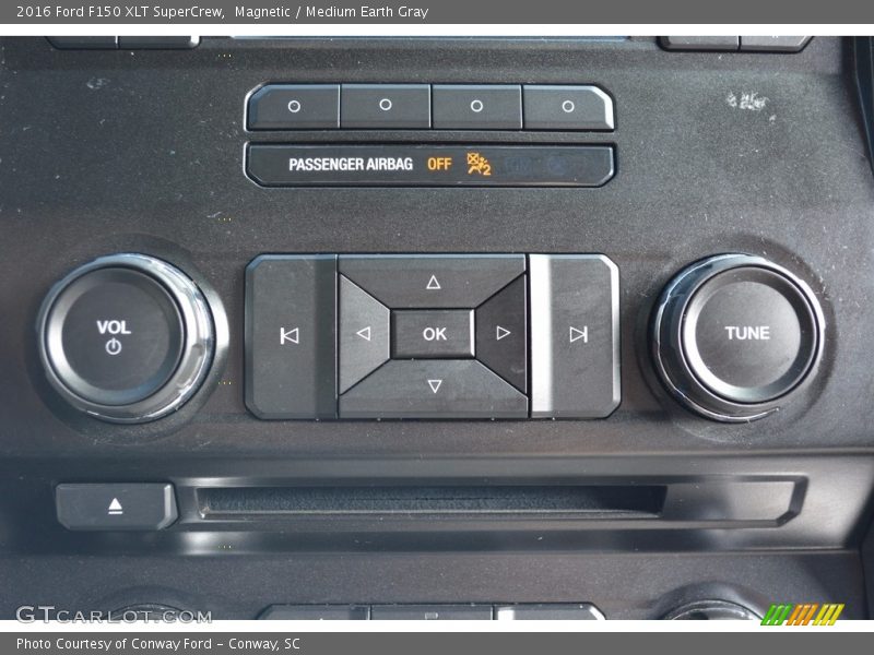 Magnetic / Medium Earth Gray 2016 Ford F150 XLT SuperCrew