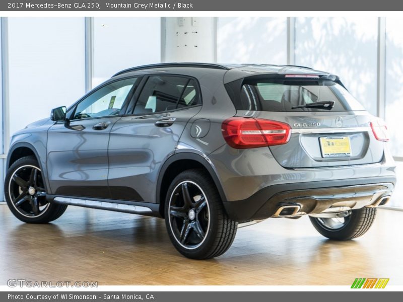 Mountain Grey Metallic / Black 2017 Mercedes-Benz GLA 250