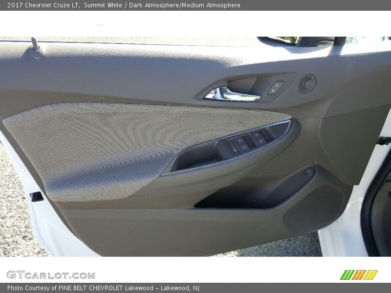 Summit White / Dark Atmosphere/Medium Atmosphere 2017 Chevrolet Cruze LT