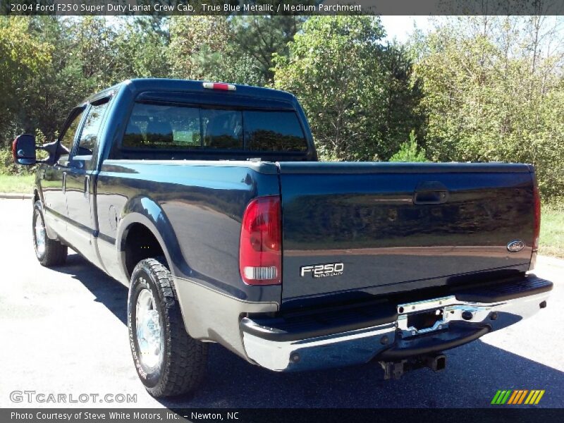 True Blue Metallic / Medium Parchment 2004 Ford F250 Super Duty Lariat Crew Cab