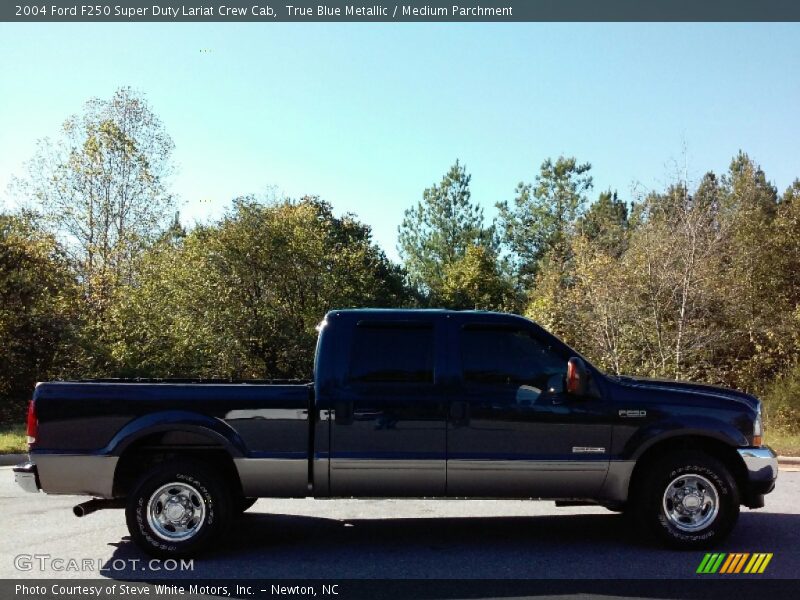 True Blue Metallic / Medium Parchment 2004 Ford F250 Super Duty Lariat Crew Cab