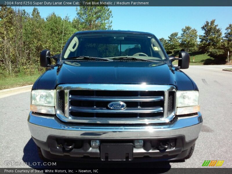 True Blue Metallic / Medium Parchment 2004 Ford F250 Super Duty Lariat Crew Cab