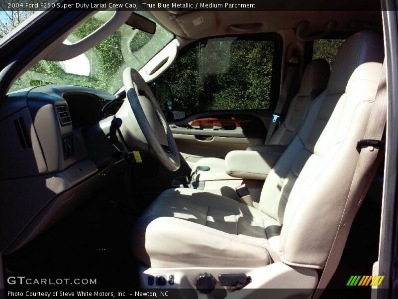 True Blue Metallic / Medium Parchment 2004 Ford F250 Super Duty Lariat Crew Cab