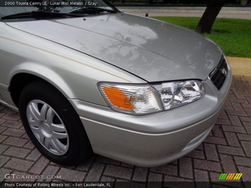 Lunar Mist Metallic / Gray 2000 Toyota Camry LE