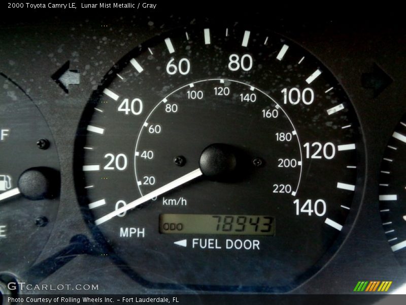 Lunar Mist Metallic / Gray 2000 Toyota Camry LE