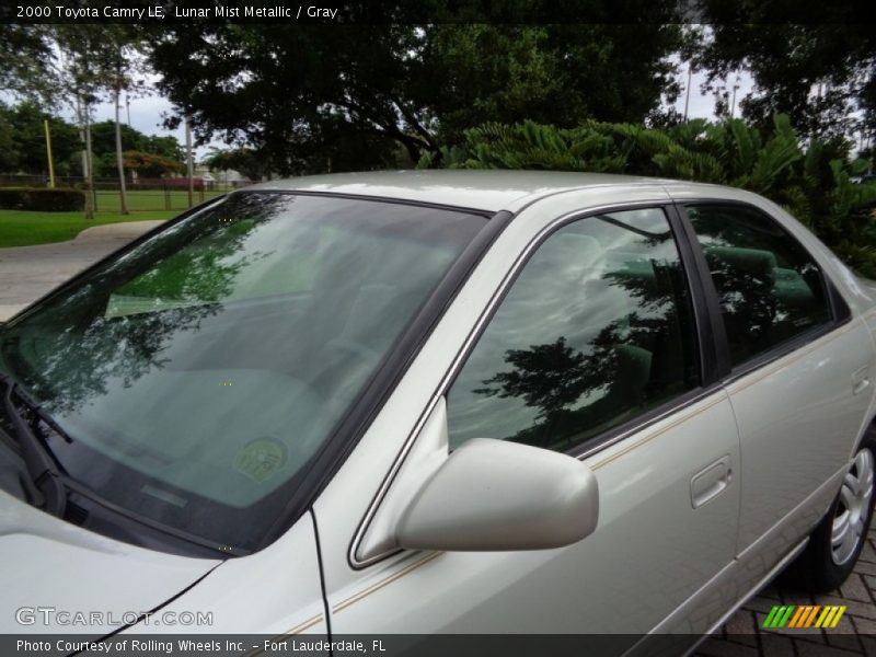 Lunar Mist Metallic / Gray 2000 Toyota Camry LE
