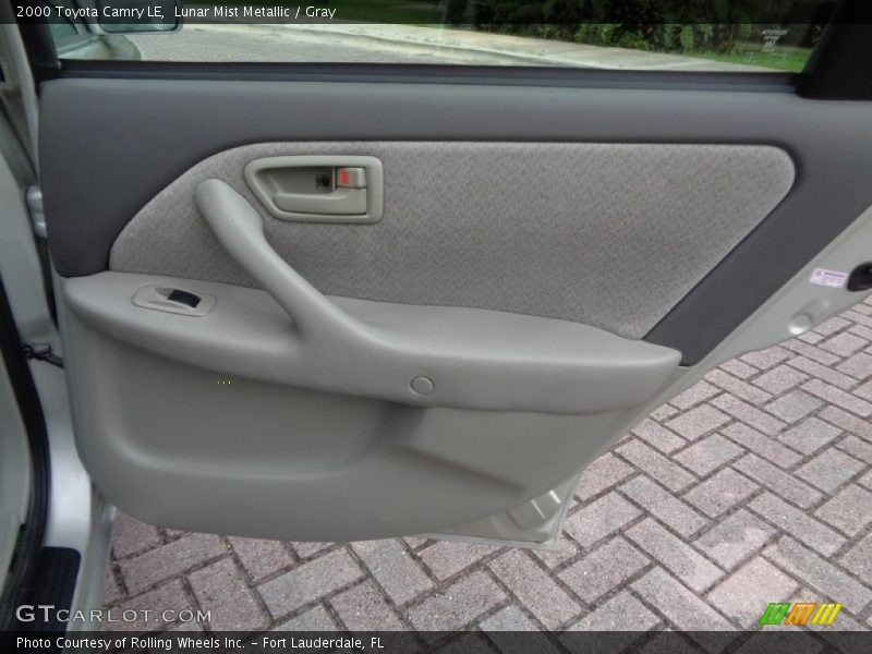 Lunar Mist Metallic / Gray 2000 Toyota Camry LE