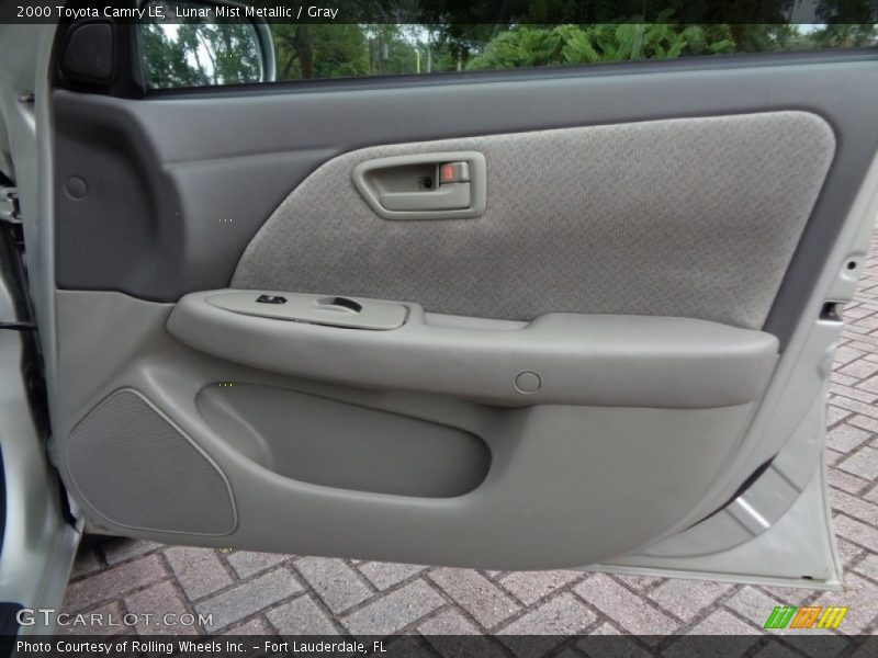 Lunar Mist Metallic / Gray 2000 Toyota Camry LE