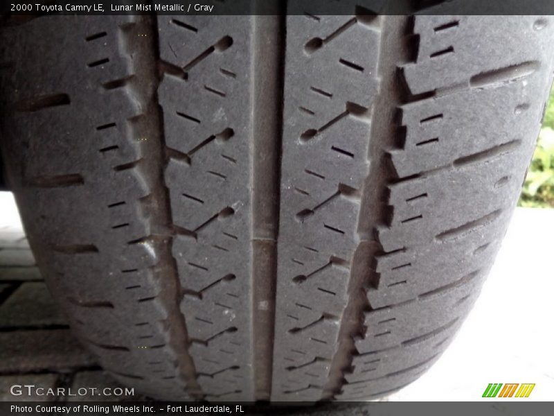 Lunar Mist Metallic / Gray 2000 Toyota Camry LE