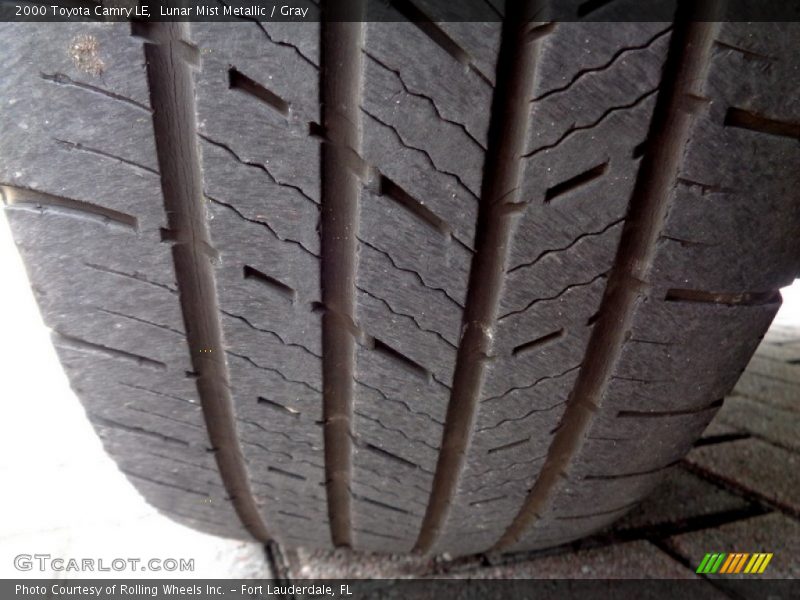 Lunar Mist Metallic / Gray 2000 Toyota Camry LE