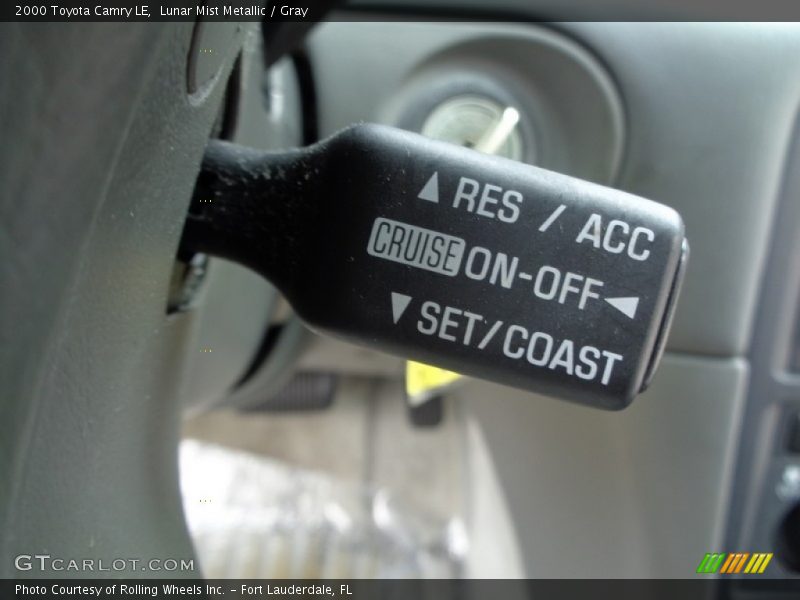 Lunar Mist Metallic / Gray 2000 Toyota Camry LE