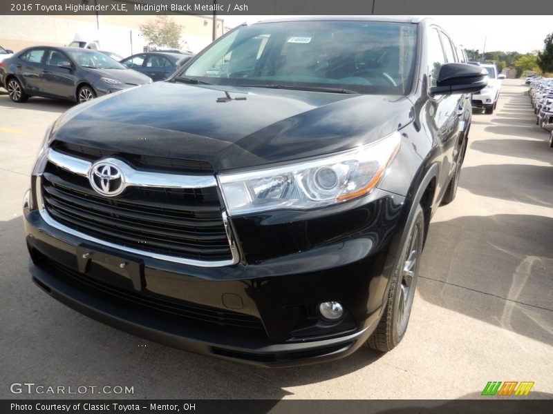 Midnight Black Metallic / Ash 2016 Toyota Highlander XLE