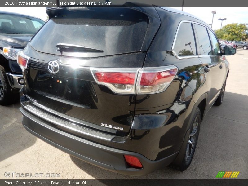 Midnight Black Metallic / Ash 2016 Toyota Highlander XLE