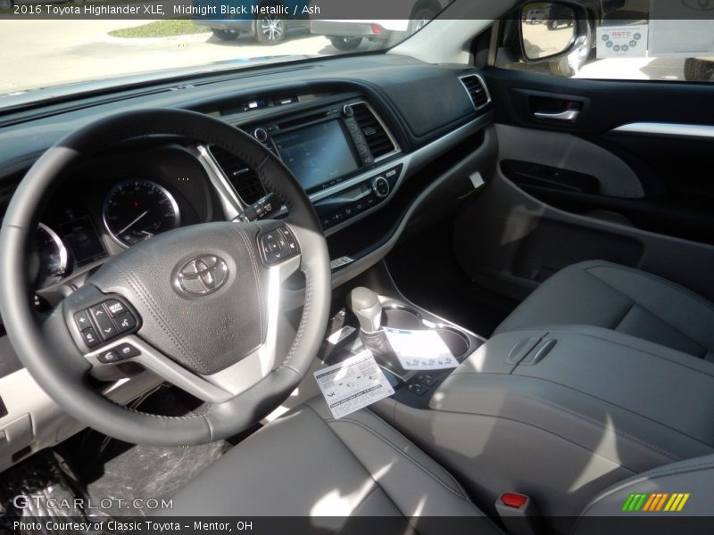 Midnight Black Metallic / Ash 2016 Toyota Highlander XLE