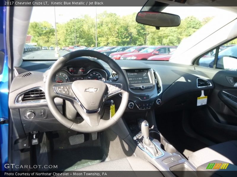Kinetic Blue Metallic / Jet Black 2017 Chevrolet Cruze LT