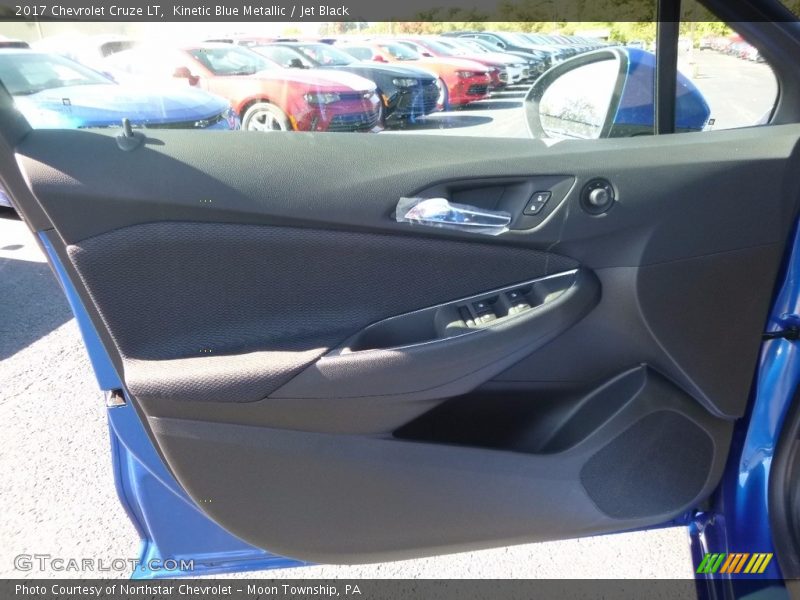 Kinetic Blue Metallic / Jet Black 2017 Chevrolet Cruze LT