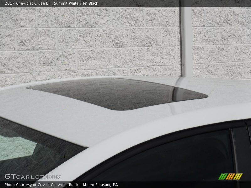 Summit White / Jet Black 2017 Chevrolet Cruze LT
