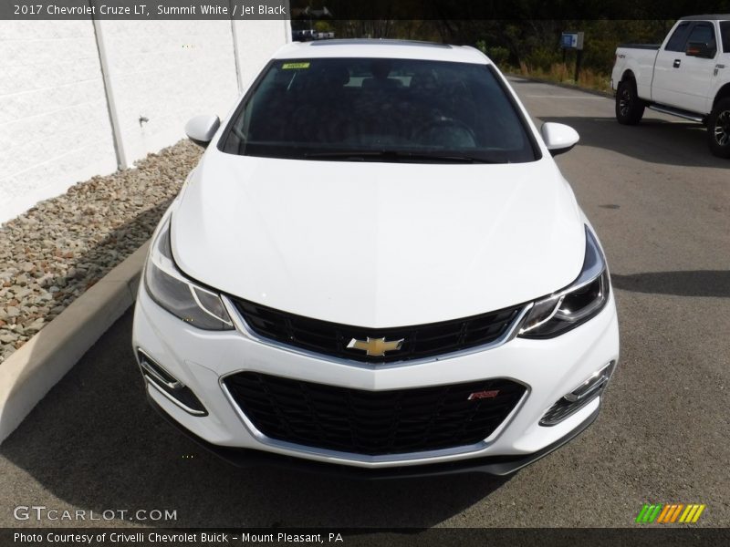 Summit White / Jet Black 2017 Chevrolet Cruze LT