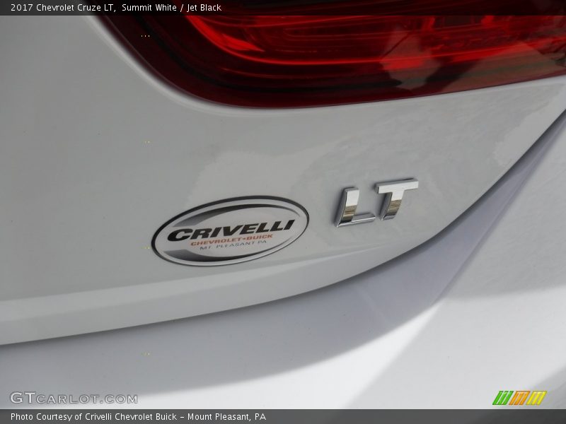 Summit White / Jet Black 2017 Chevrolet Cruze LT