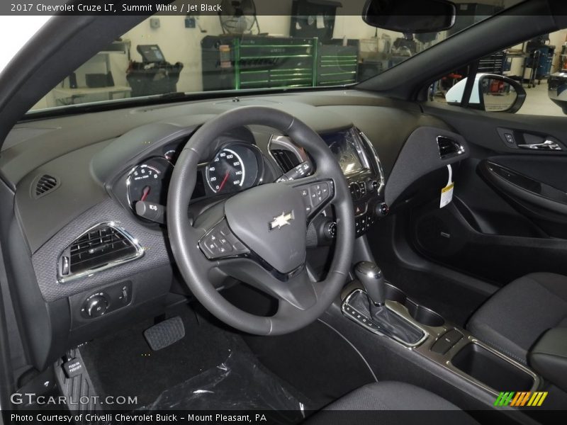 Summit White / Jet Black 2017 Chevrolet Cruze LT