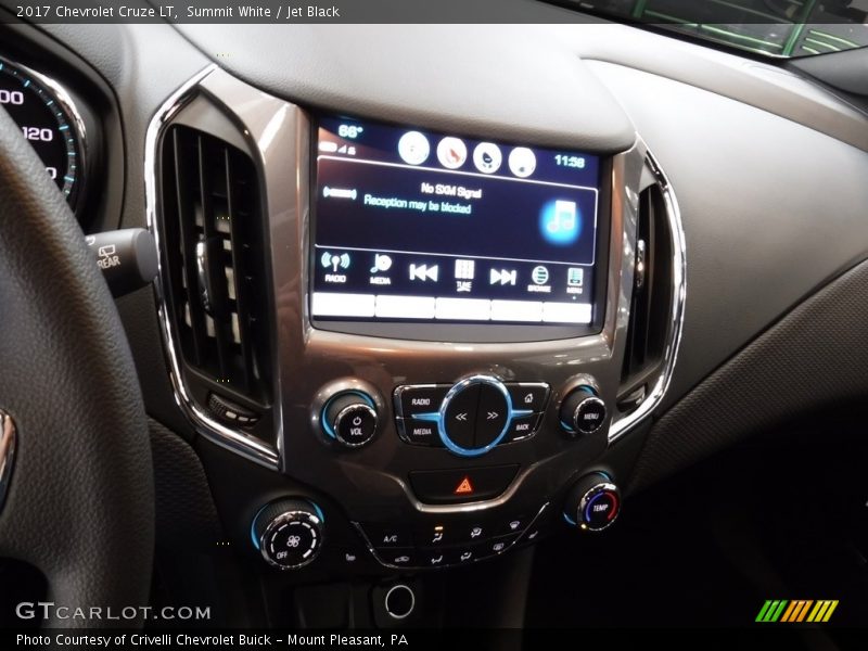 Summit White / Jet Black 2017 Chevrolet Cruze LT