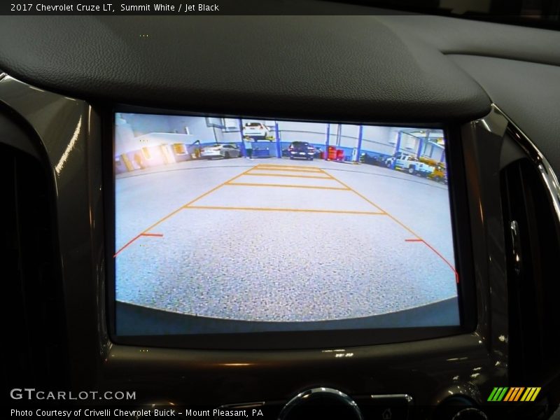 Summit White / Jet Black 2017 Chevrolet Cruze LT