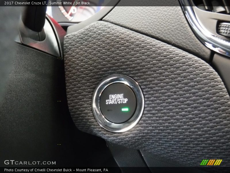 Summit White / Jet Black 2017 Chevrolet Cruze LT