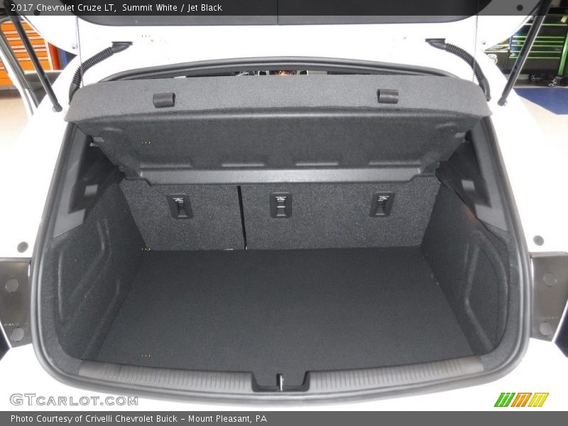 Summit White / Jet Black 2017 Chevrolet Cruze LT