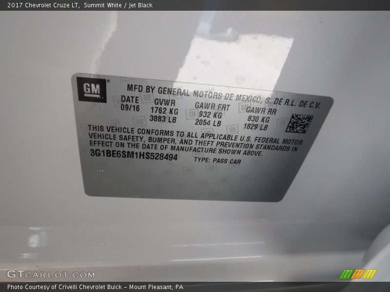 Summit White / Jet Black 2017 Chevrolet Cruze LT