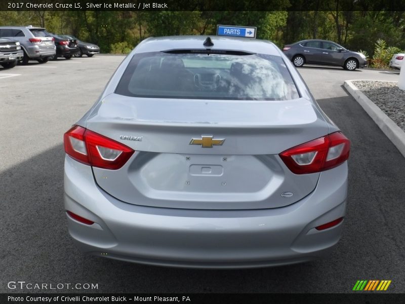 Silver Ice Metallic / Jet Black 2017 Chevrolet Cruze LS
