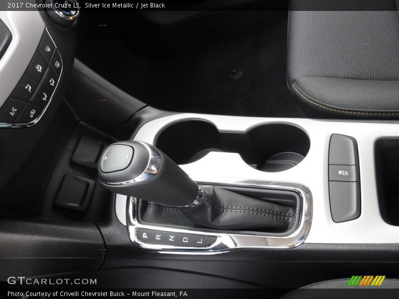 Silver Ice Metallic / Jet Black 2017 Chevrolet Cruze LS