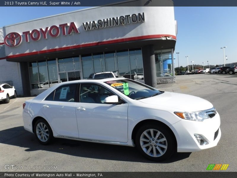 Super White / Ash 2013 Toyota Camry XLE
