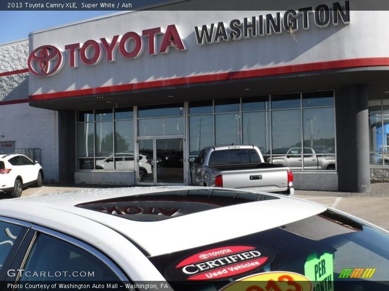 Super White / Ash 2013 Toyota Camry XLE