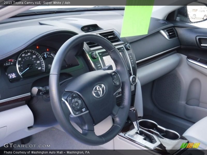 Super White / Ash 2013 Toyota Camry XLE