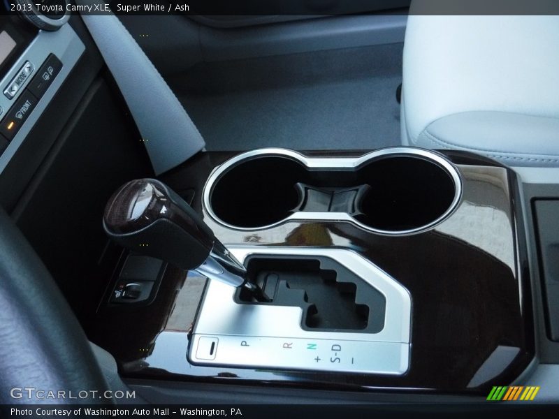 Super White / Ash 2013 Toyota Camry XLE