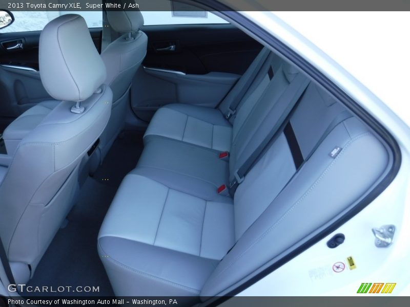 Super White / Ash 2013 Toyota Camry XLE