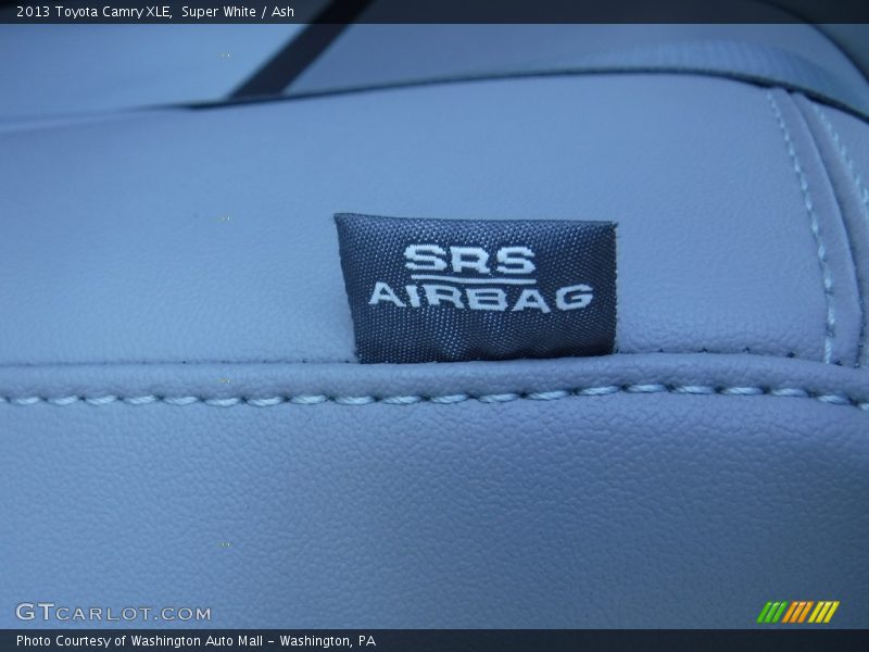 Super White / Ash 2013 Toyota Camry XLE
