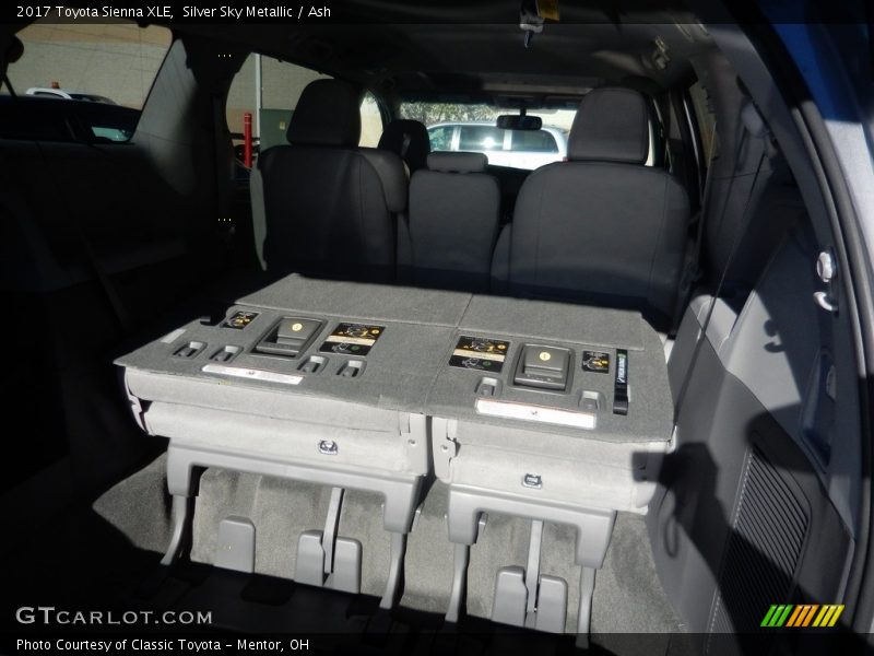 Silver Sky Metallic / Ash 2017 Toyota Sienna XLE
