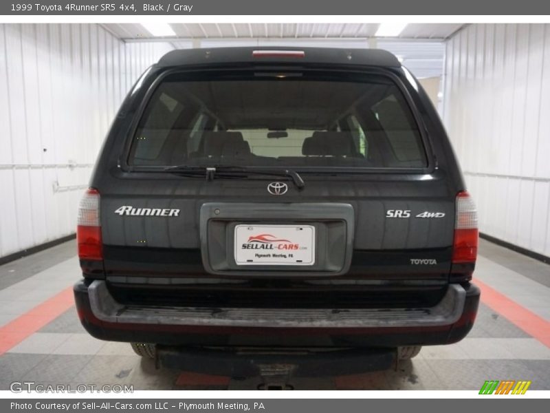 Black / Gray 1999 Toyota 4Runner SR5 4x4