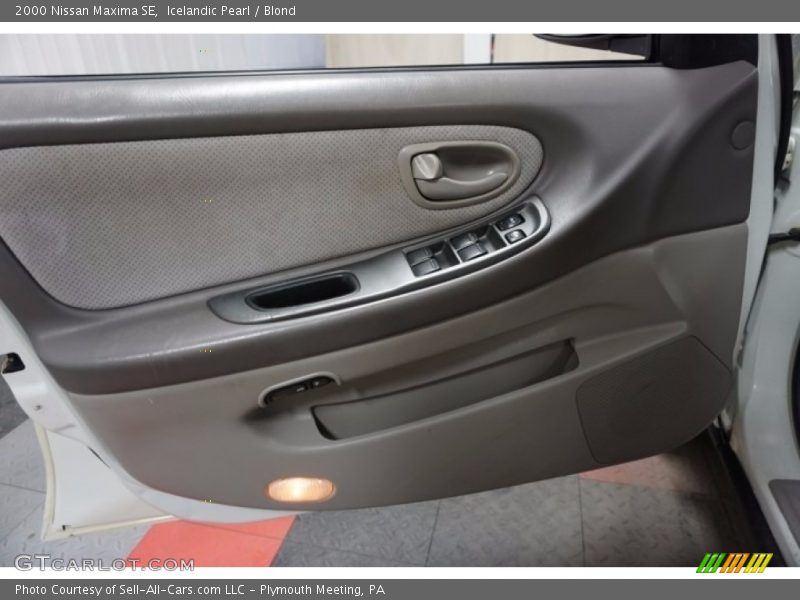 Icelandic Pearl / Blond 2000 Nissan Maxima SE