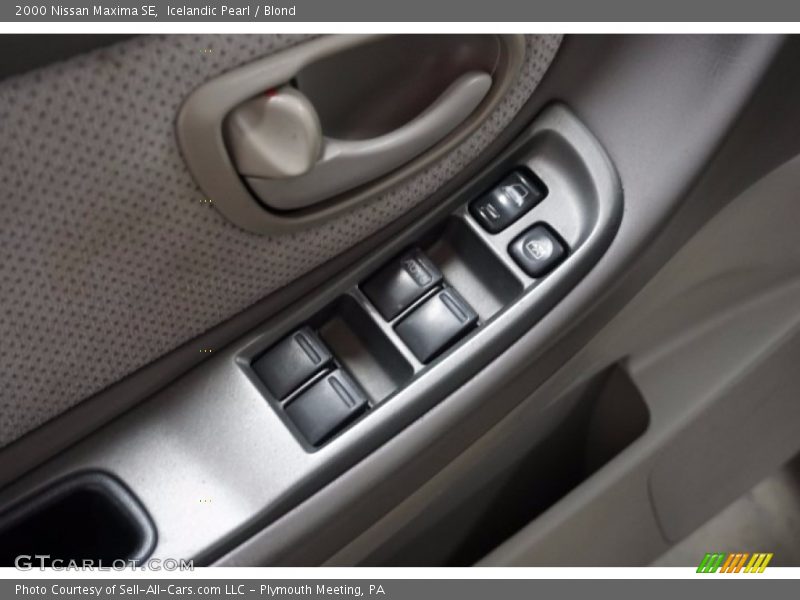 Icelandic Pearl / Blond 2000 Nissan Maxima SE