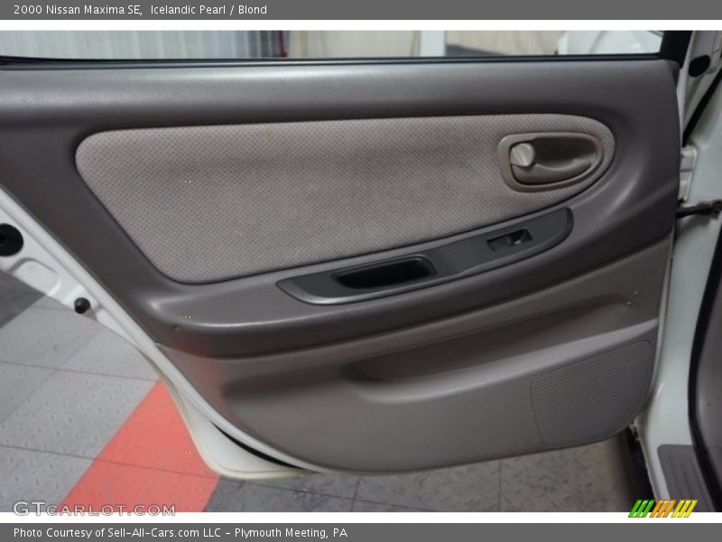 Icelandic Pearl / Blond 2000 Nissan Maxima SE