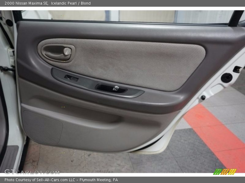 Icelandic Pearl / Blond 2000 Nissan Maxima SE