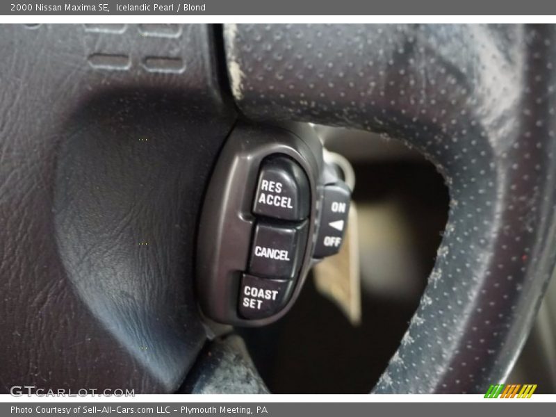 Icelandic Pearl / Blond 2000 Nissan Maxima SE