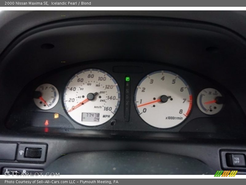 Icelandic Pearl / Blond 2000 Nissan Maxima SE