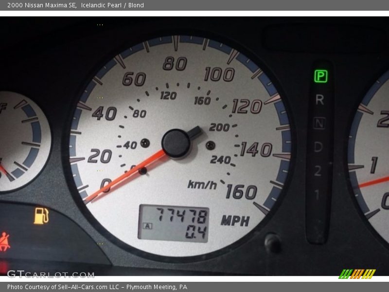 Icelandic Pearl / Blond 2000 Nissan Maxima SE