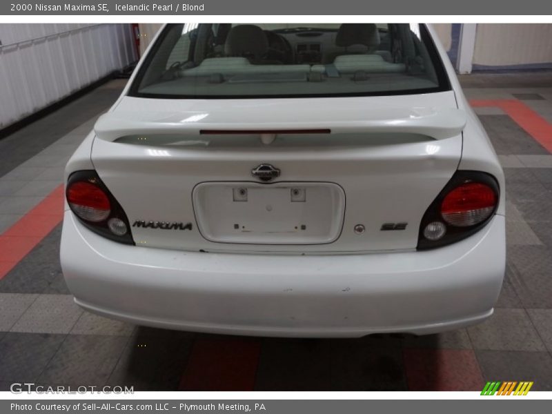 Icelandic Pearl / Blond 2000 Nissan Maxima SE